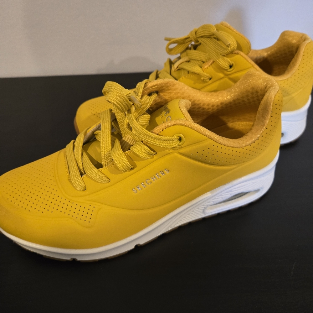 Skechers Uno